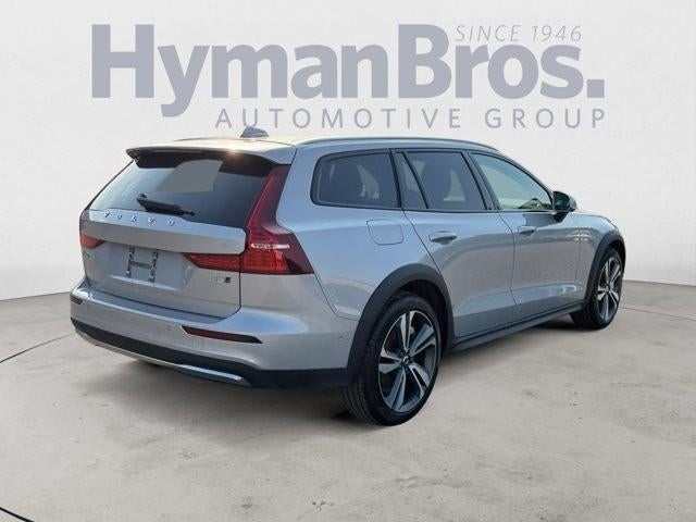 2025 Volvo V60 Cross Country B5 AWD Plus