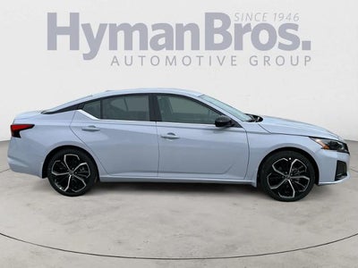 2025 Nissan Altima SR