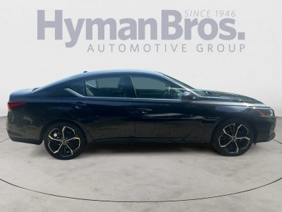 2025 Nissan Altima SR