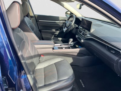 2023 Nissan Altima SR