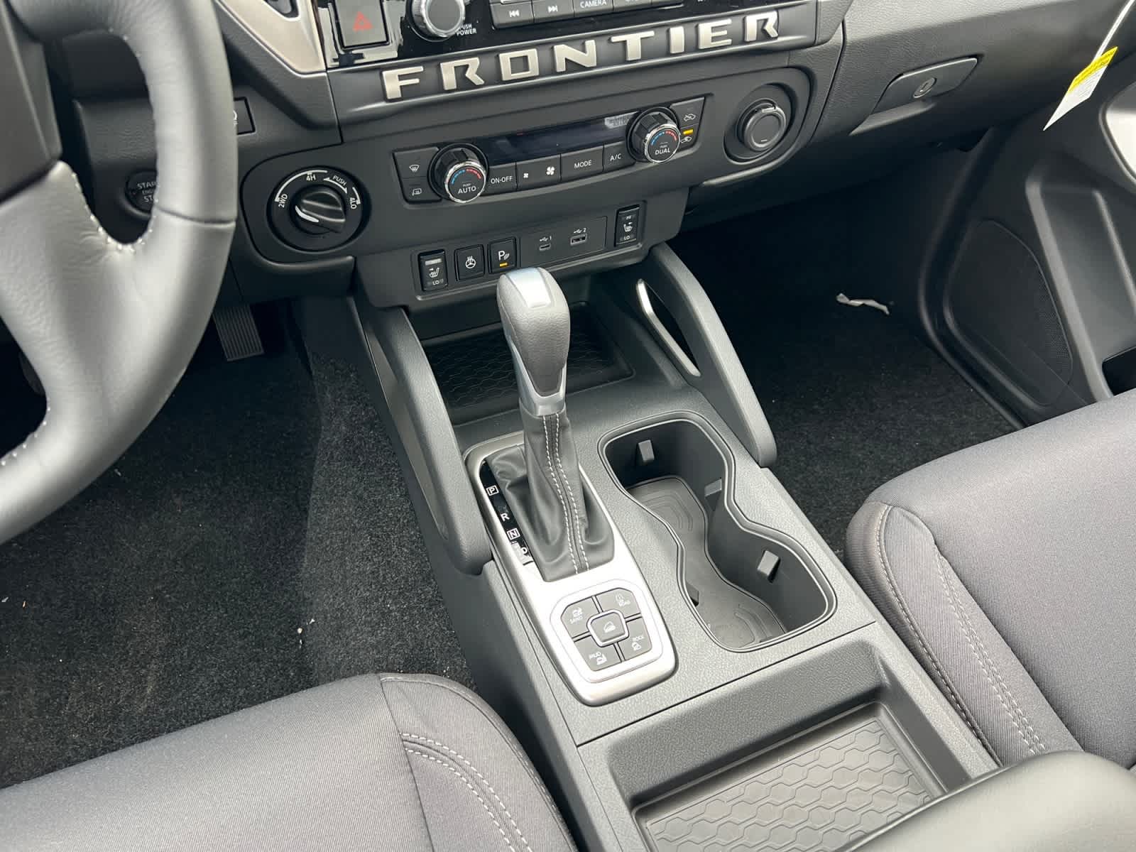 2026 Nissan Frontier Crew Cab SV