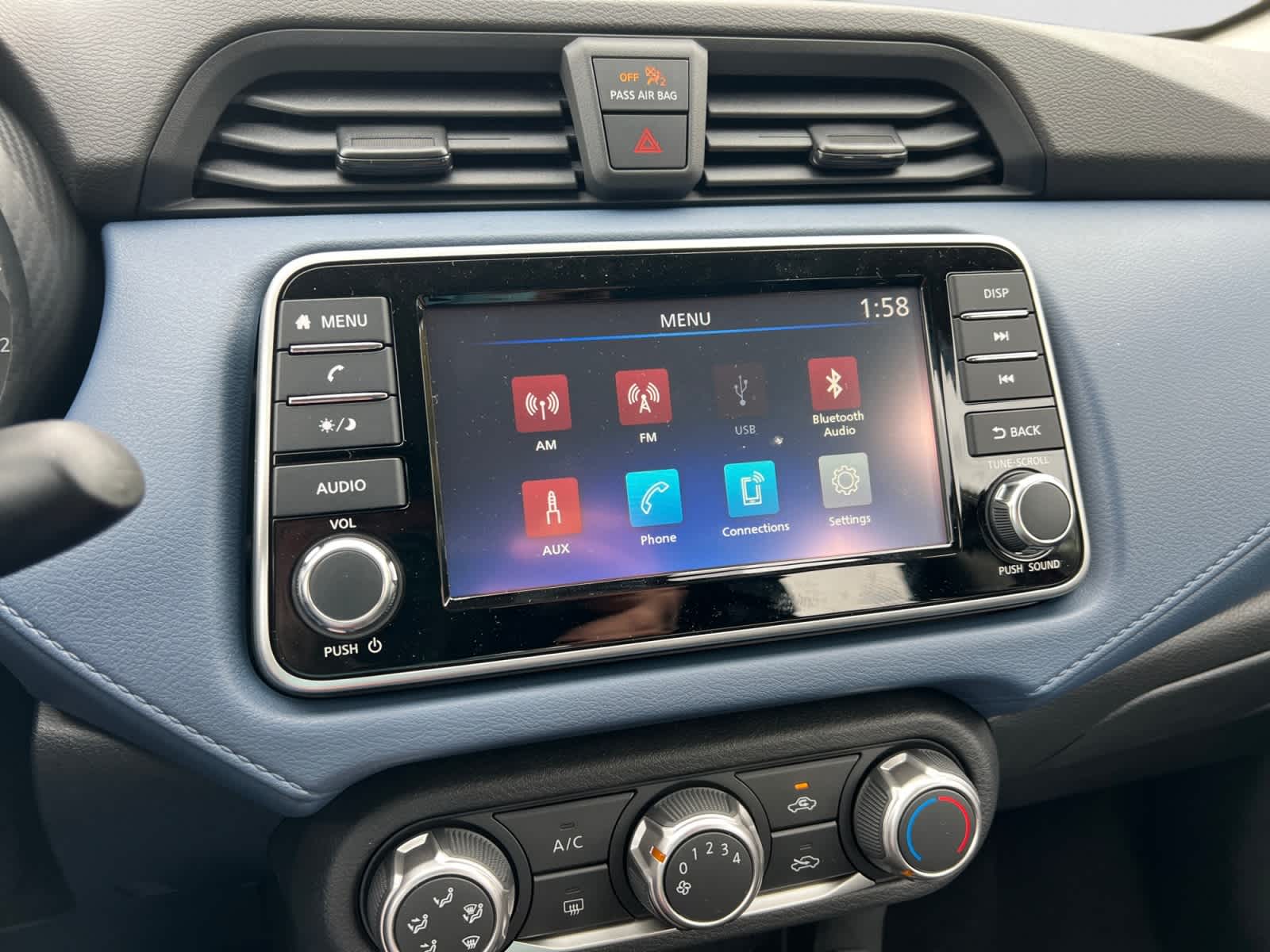 2025 Nissan Versa SV