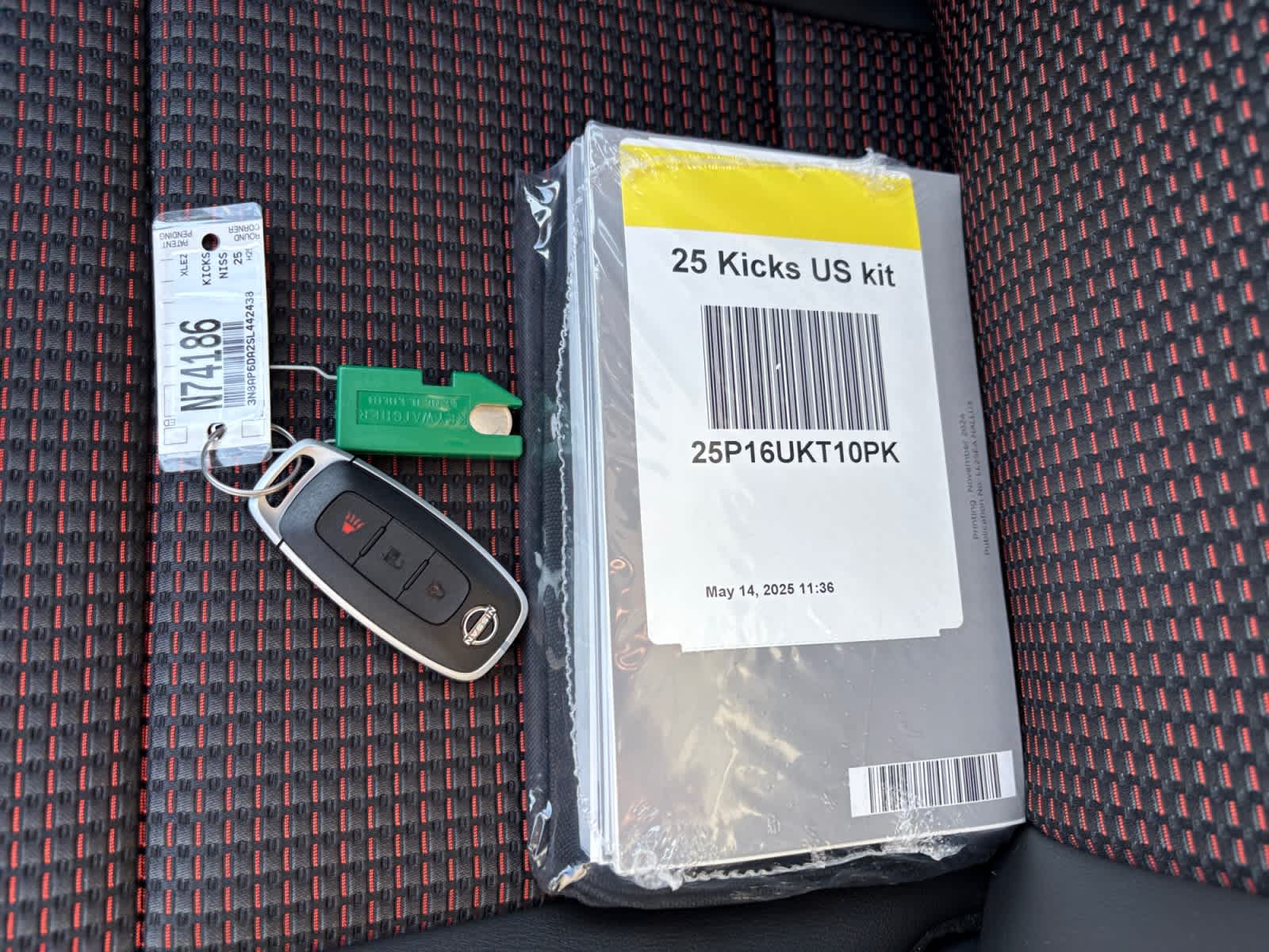 2025 Nissan Kicks SR