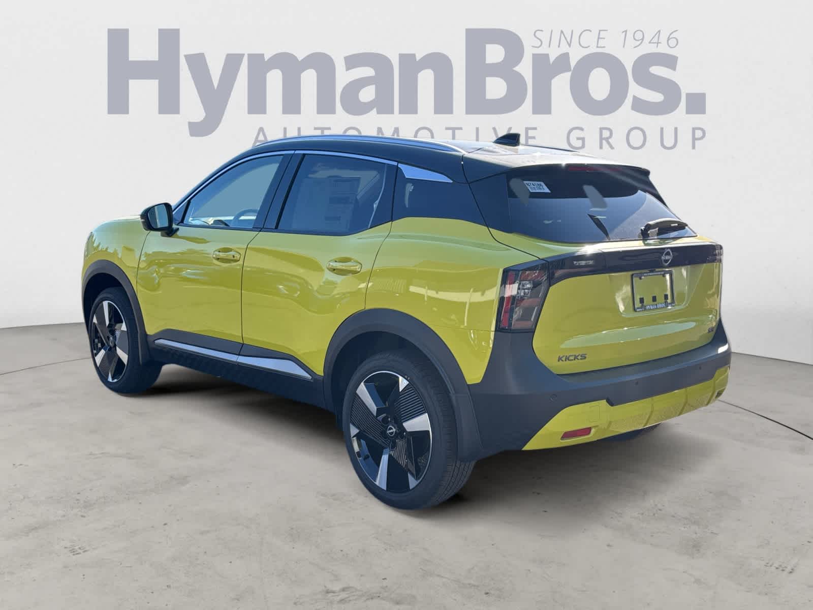 2025 Nissan Kicks SR