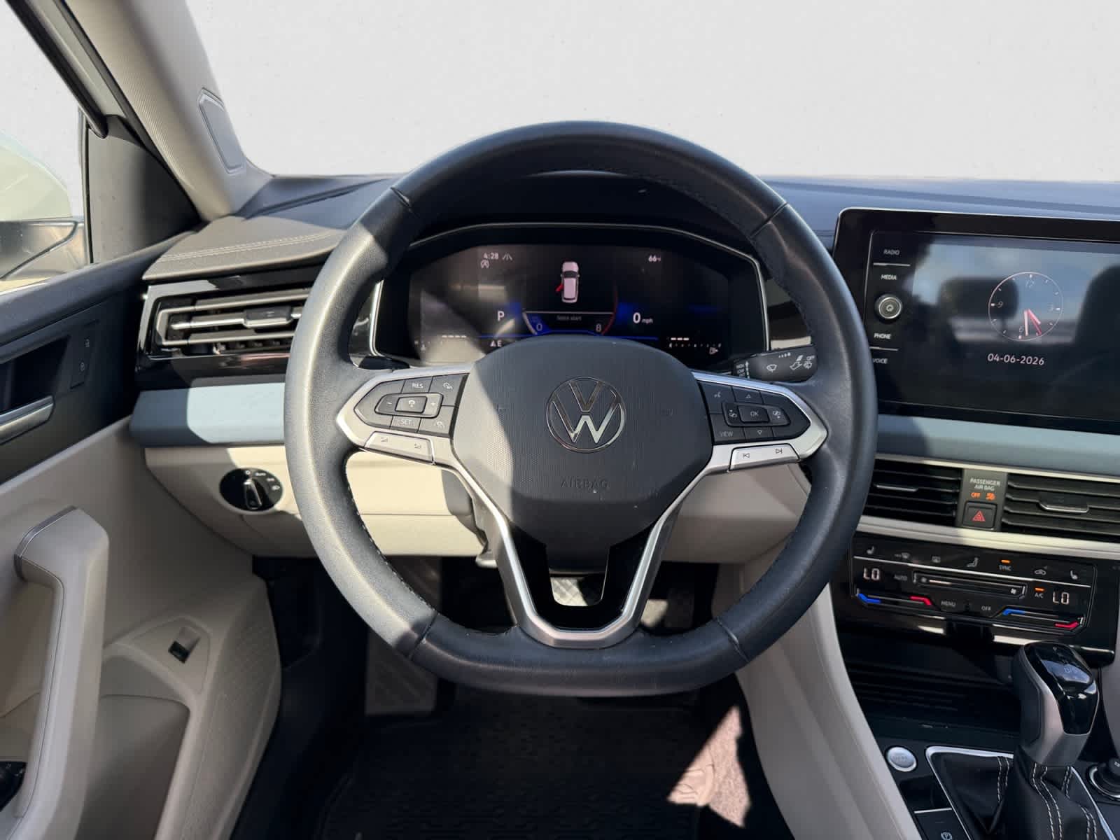 2025 Volkswagen Jetta SE Auto