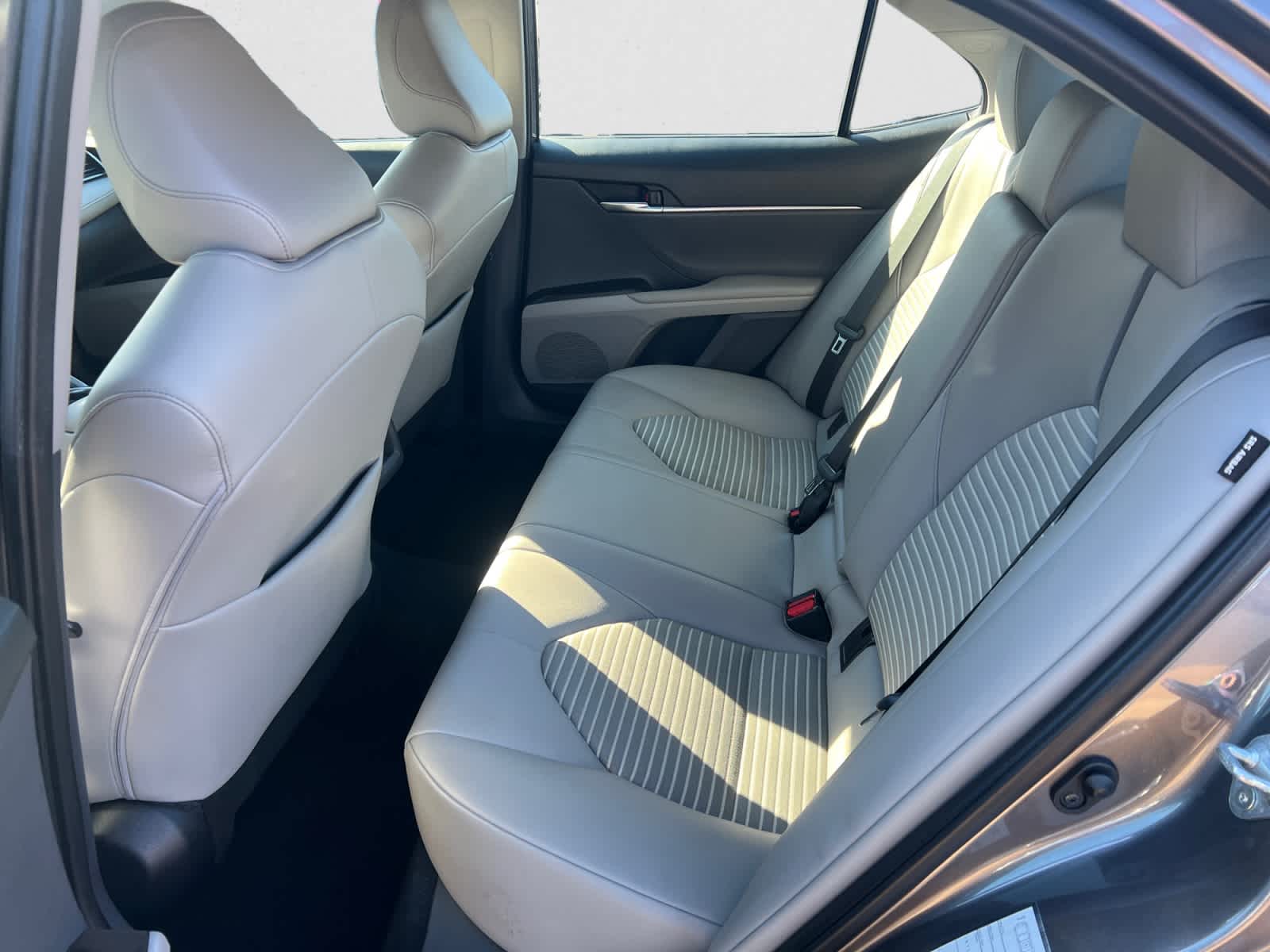 2023 Toyota Camry SE Auto (SE)