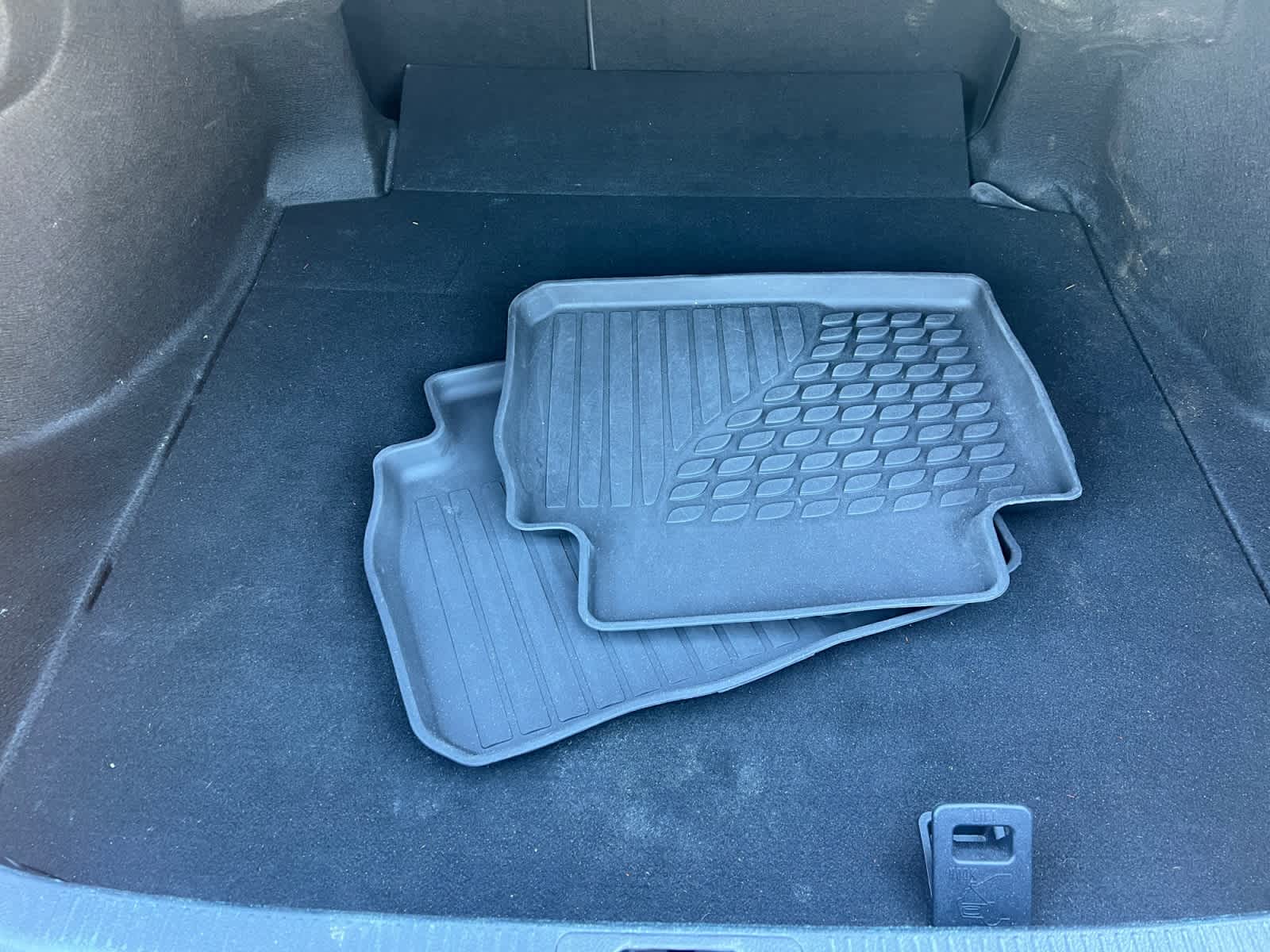 2023 Toyota Camry SE Auto (SE)