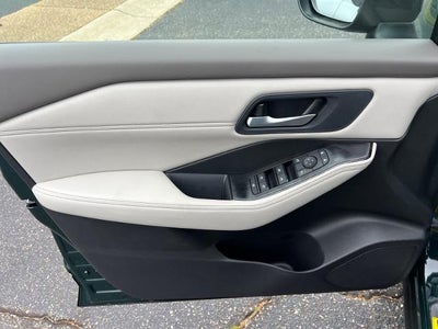 2026 Nissan Rogue 2026.5 FWD Dark Armor