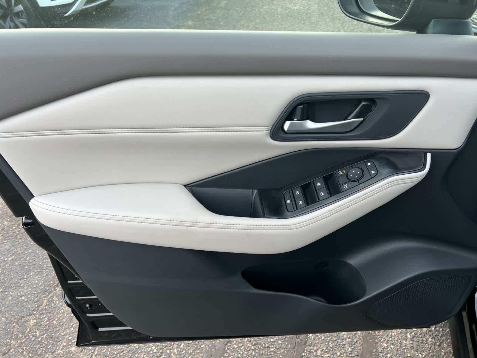 2026 Nissan Rogue 2026.5 FWD Dark Armor