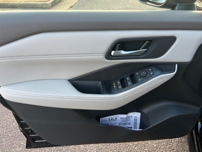 2026 Nissan Rogue 2026.5 FWD Dark Armor