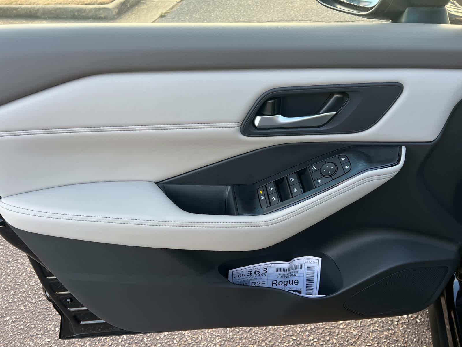 2026 Nissan Rogue 2026.5 FWD Dark Armor