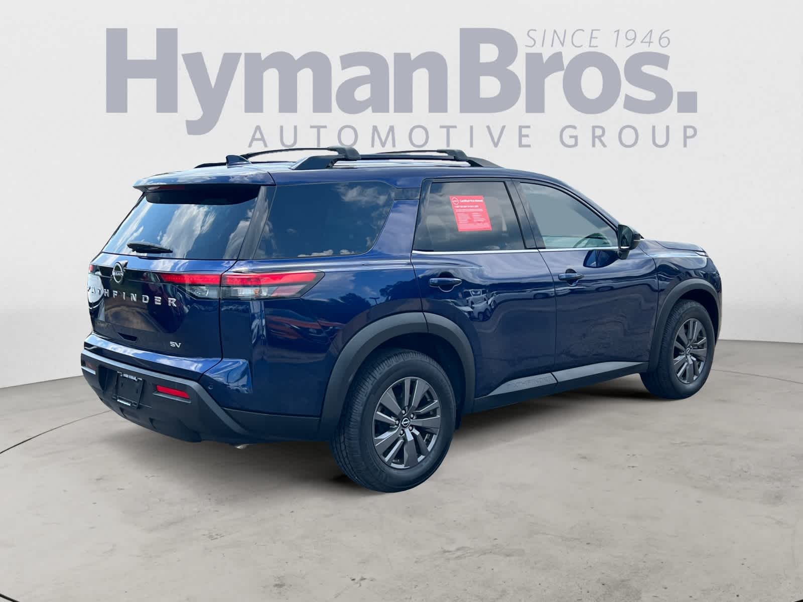 2022 Nissan Pathfinder SV