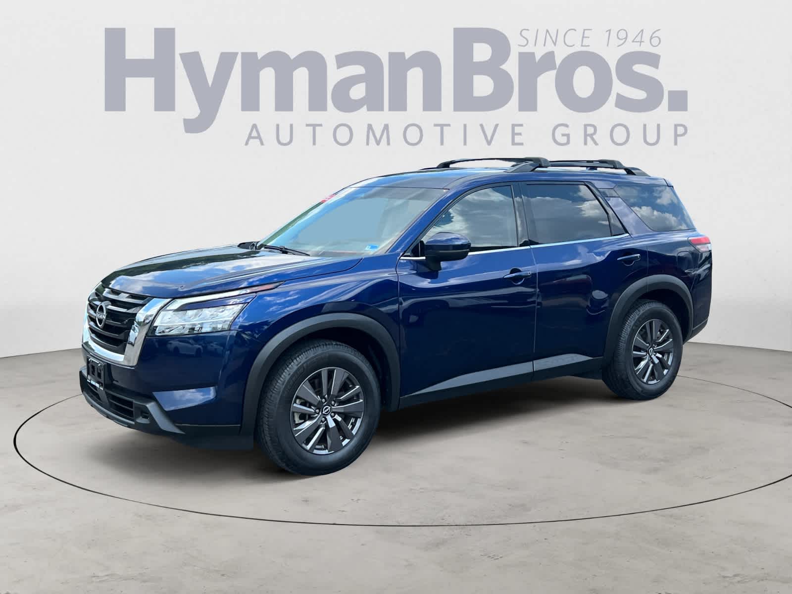 2022 Nissan Pathfinder SV