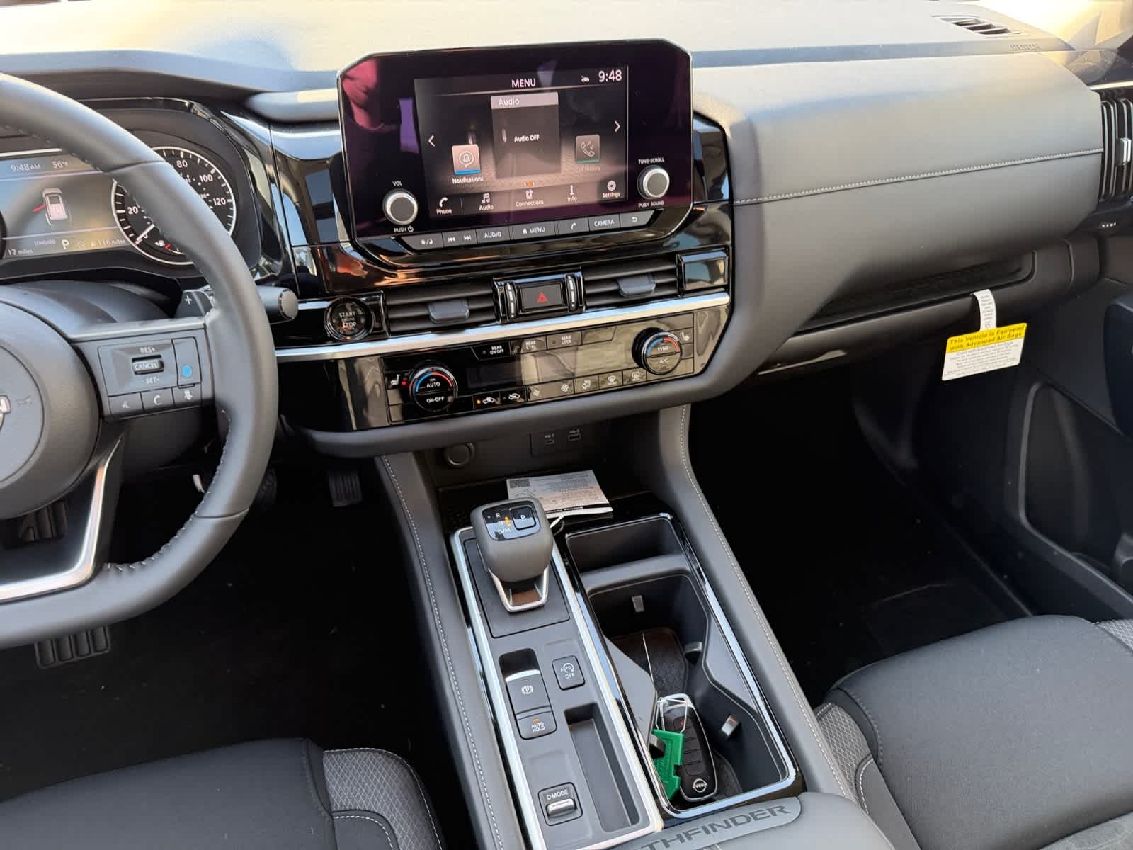 2025 Nissan Pathfinder SV