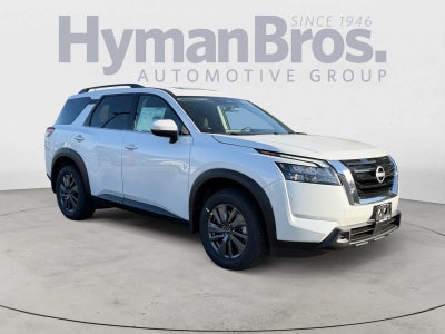 2025 Nissan Pathfinder SV