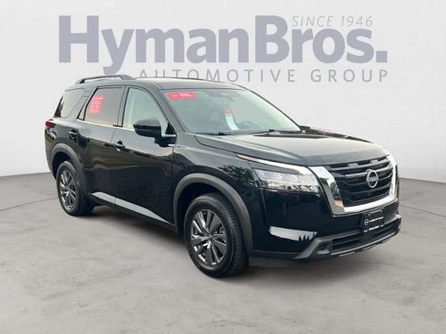 2022 Nissan Pathfinder SV