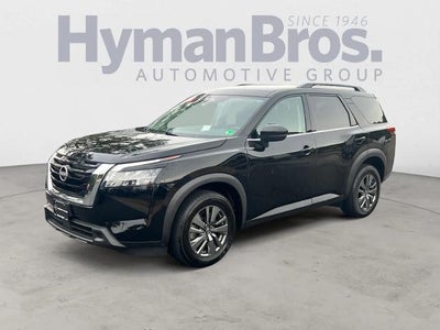 2022 Nissan Pathfinder SV