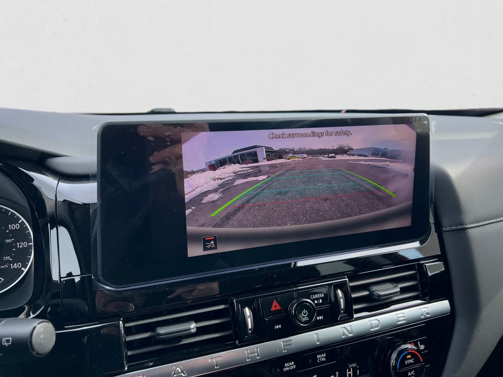 2026 Nissan Pathfinder SV