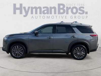 2023 Nissan Pathfinder SL