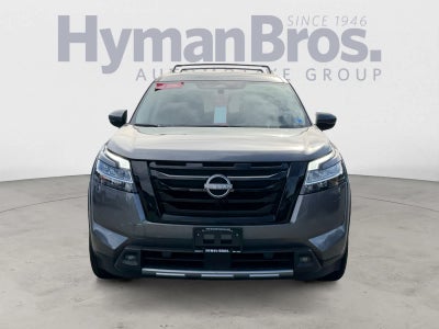 2023 Nissan Pathfinder SL