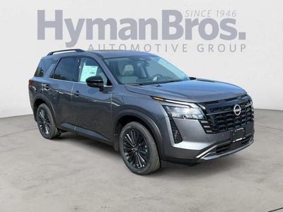 2026 Nissan Pathfinder SL