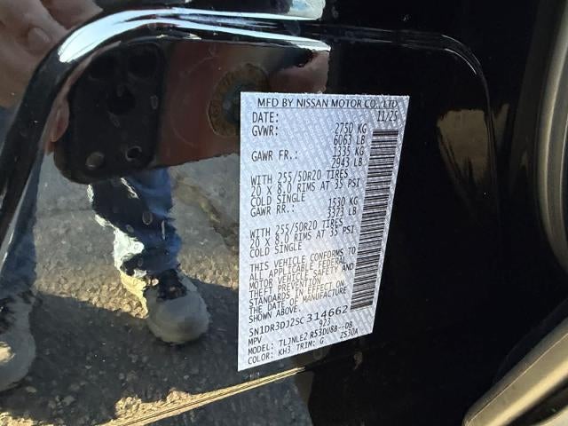 2025 Nissan Pathfinder Platinum 4WD