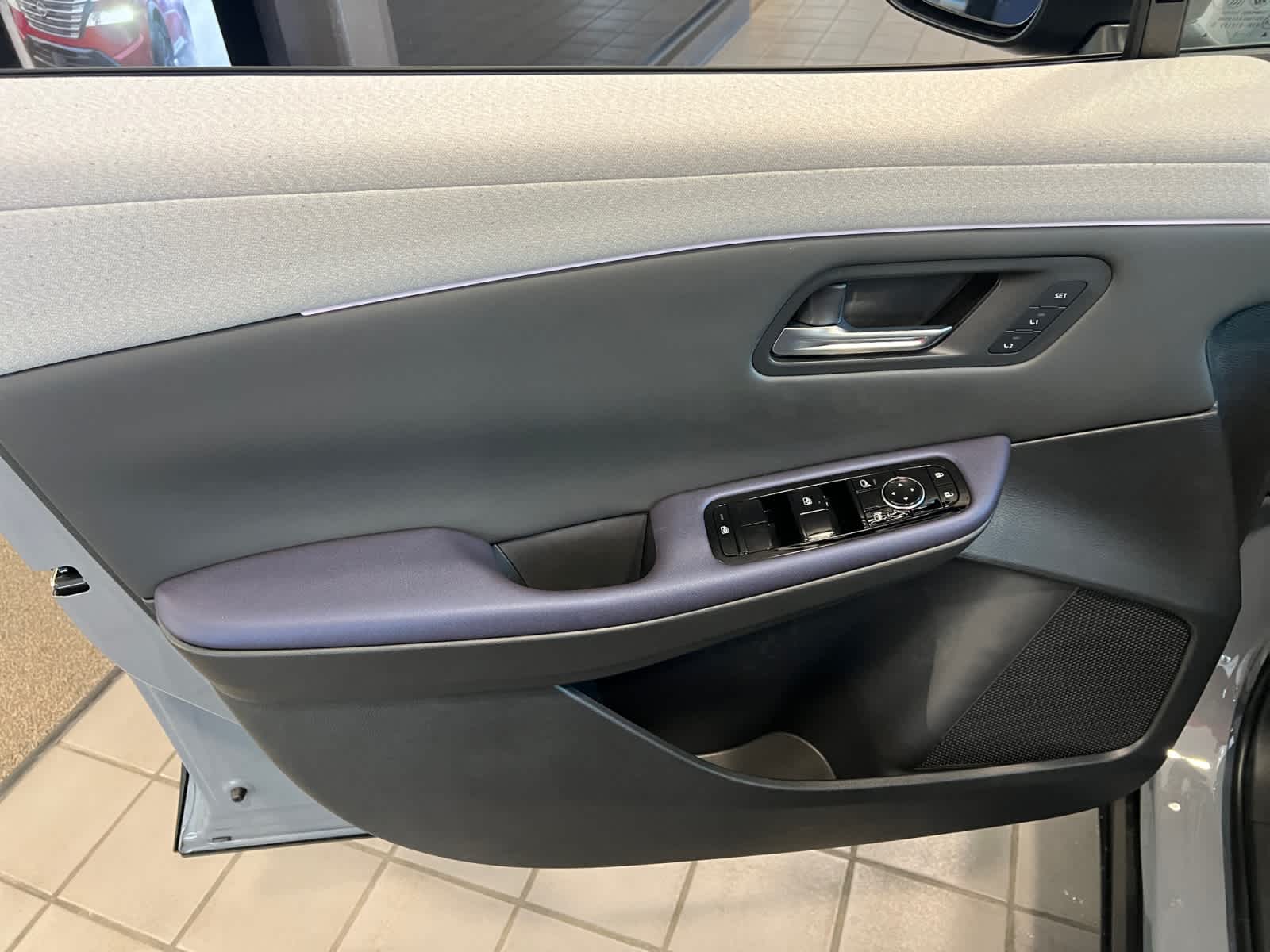 2026 Nissan LEAF Platinum+