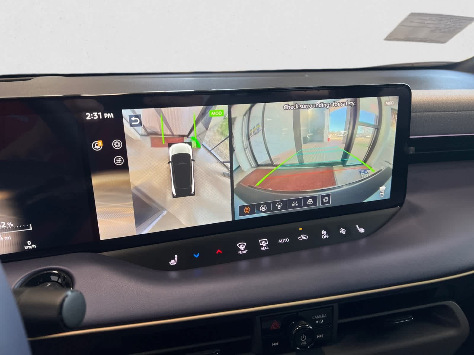 2026 Nissan LEAF Platinum+