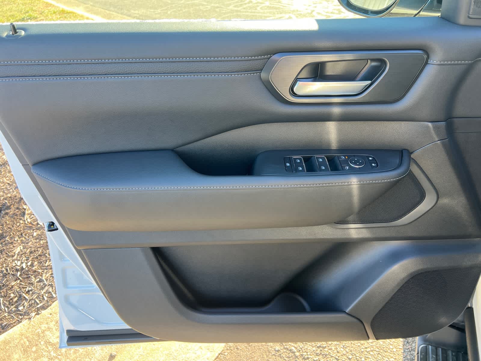 2026 Nissan Armada SV