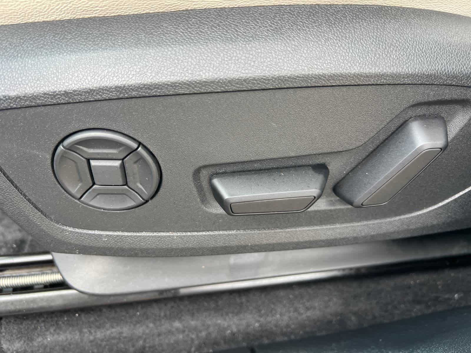 2025 Audi Q6 e-tron Premium Plus quattro