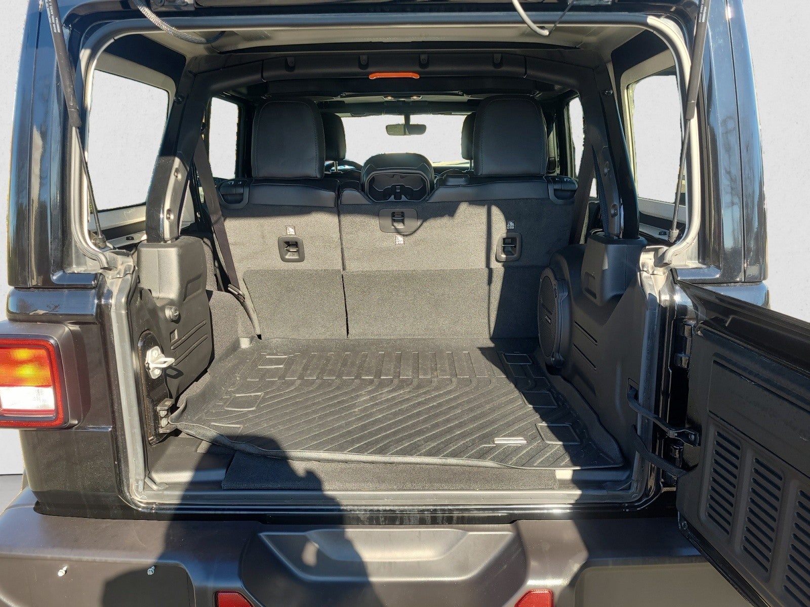 2023 Jeep Wrangler Sahara Altitude 4x4