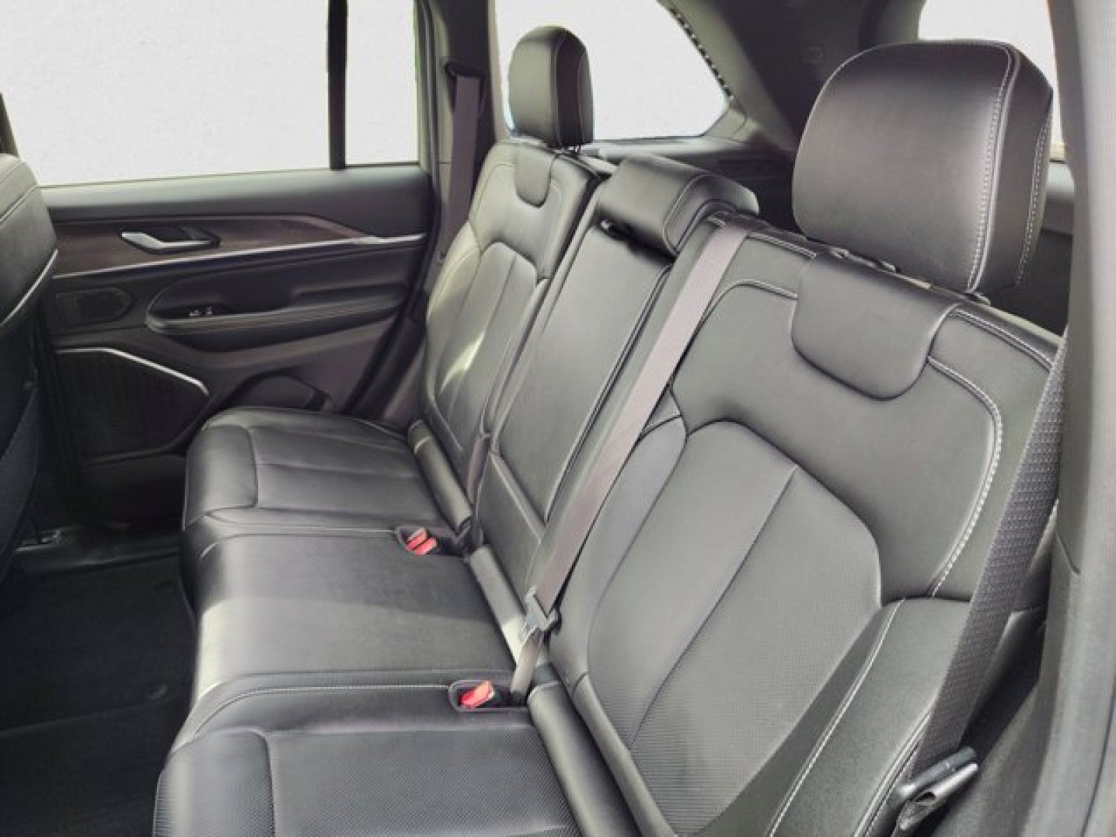 2024 Jeep Grand Cherokee Overland 4x4 | $62k MSRP