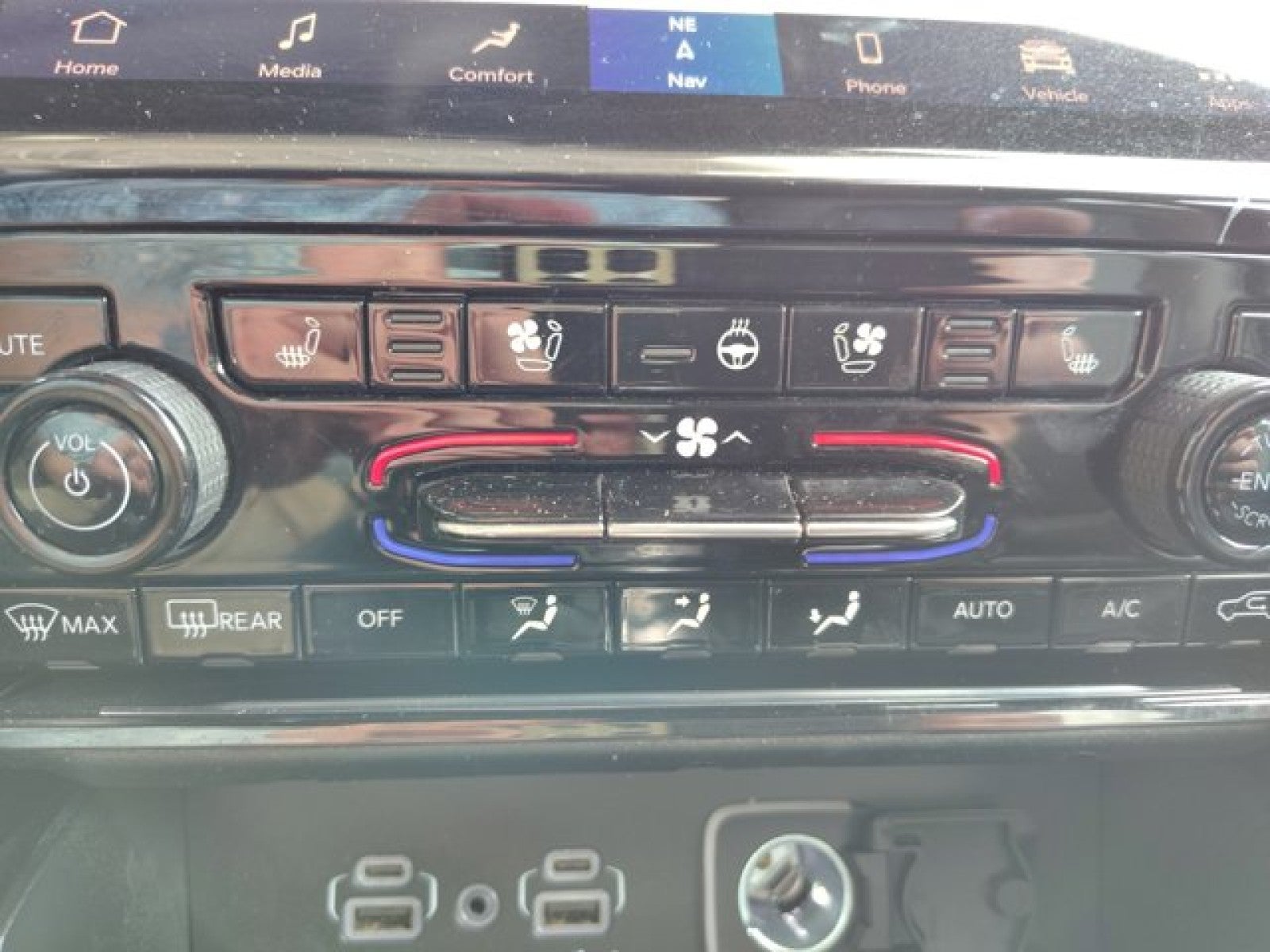 2024 Jeep Grand Cherokee Overland 4x4 | $62k MSRP