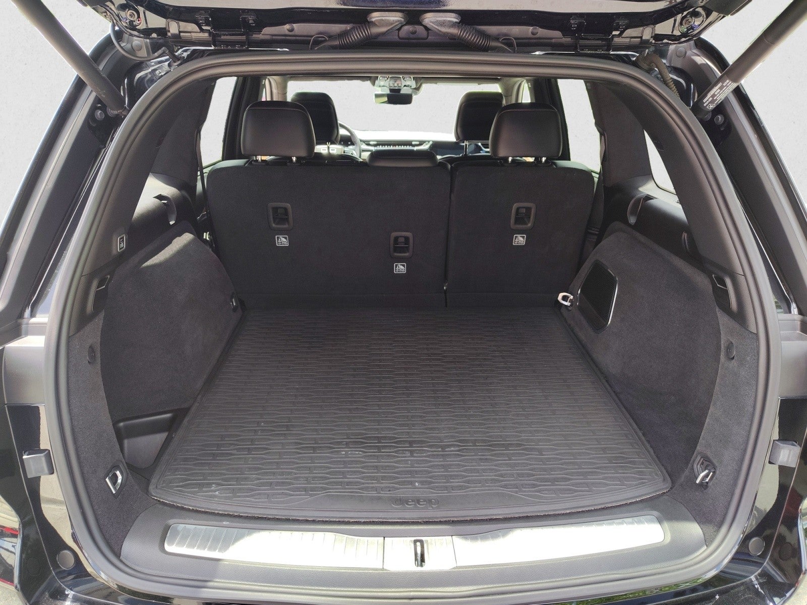 2023 Jeep Grand Cherokee Summit Reserve 4x4 | $72k MSRP