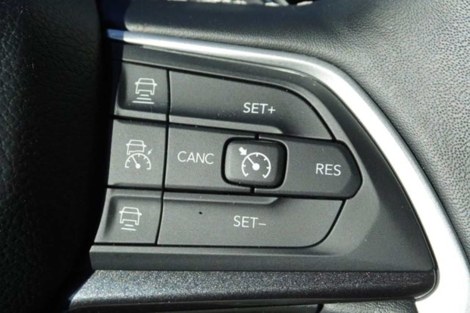 2022 Jeep Grand Cherokee L Laredo L 4x4 | Bucket seats, luxury tech pack