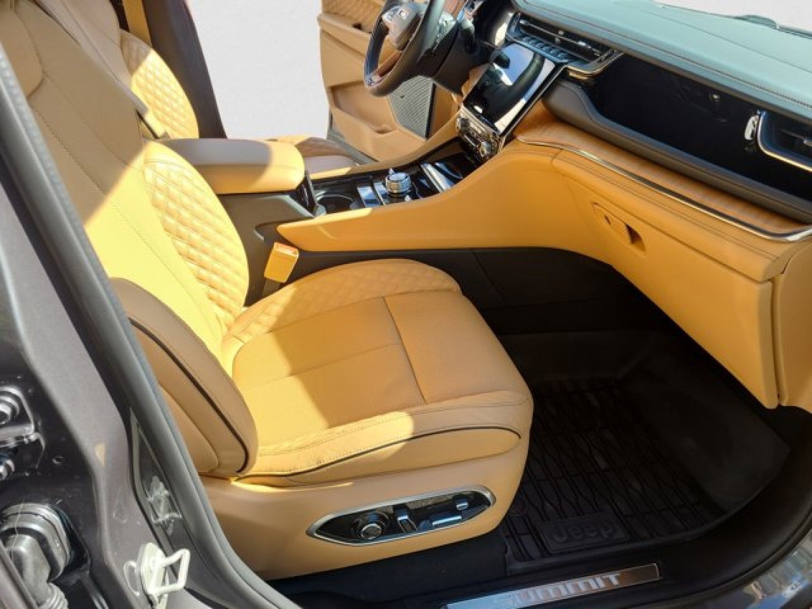 2024 Jeep Grand Cherokee L Summit Reserve | Rear Entertainment, advanced tech