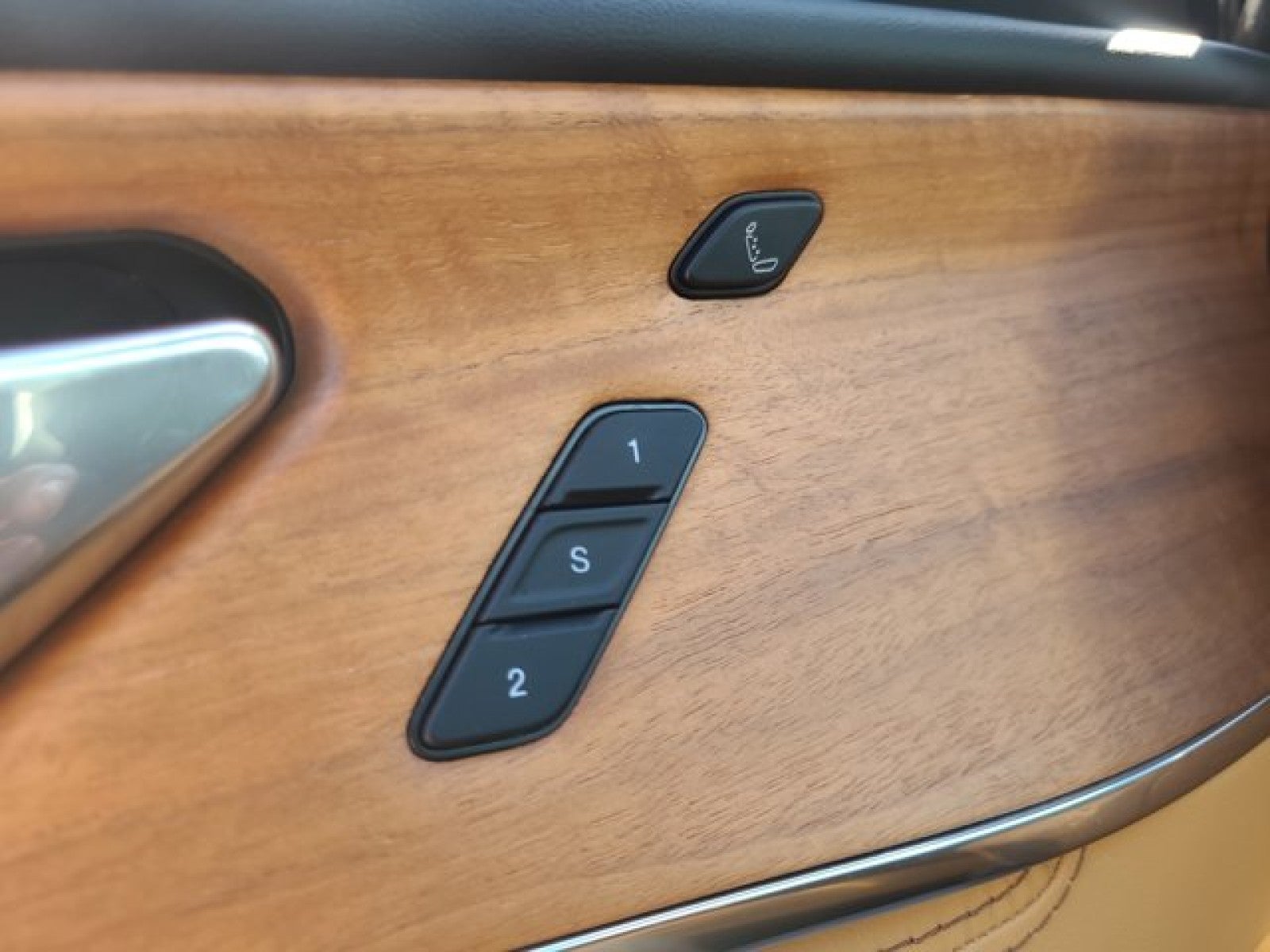 2024 Jeep Grand Cherokee L Summit Reserve | Rear Entertainment, advanced tech