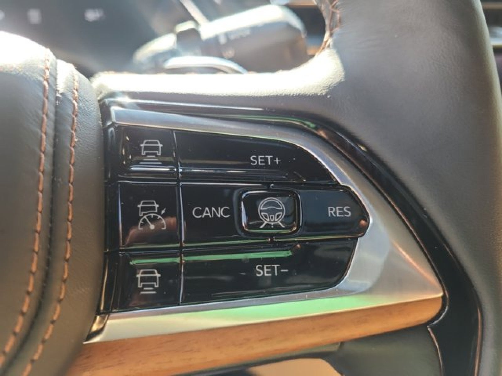 2024 Jeep Grand Cherokee L Summit Reserve | Rear Entertainment, advanced tech