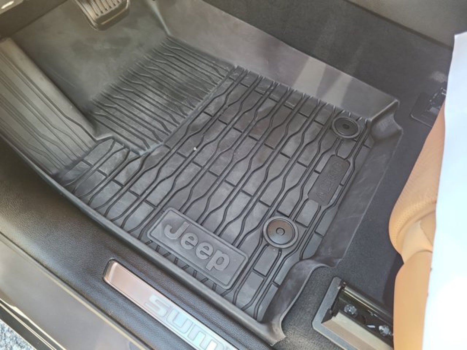 2024 Jeep Grand Cherokee L Summit Reserve | Rear Entertainment, advanced tech