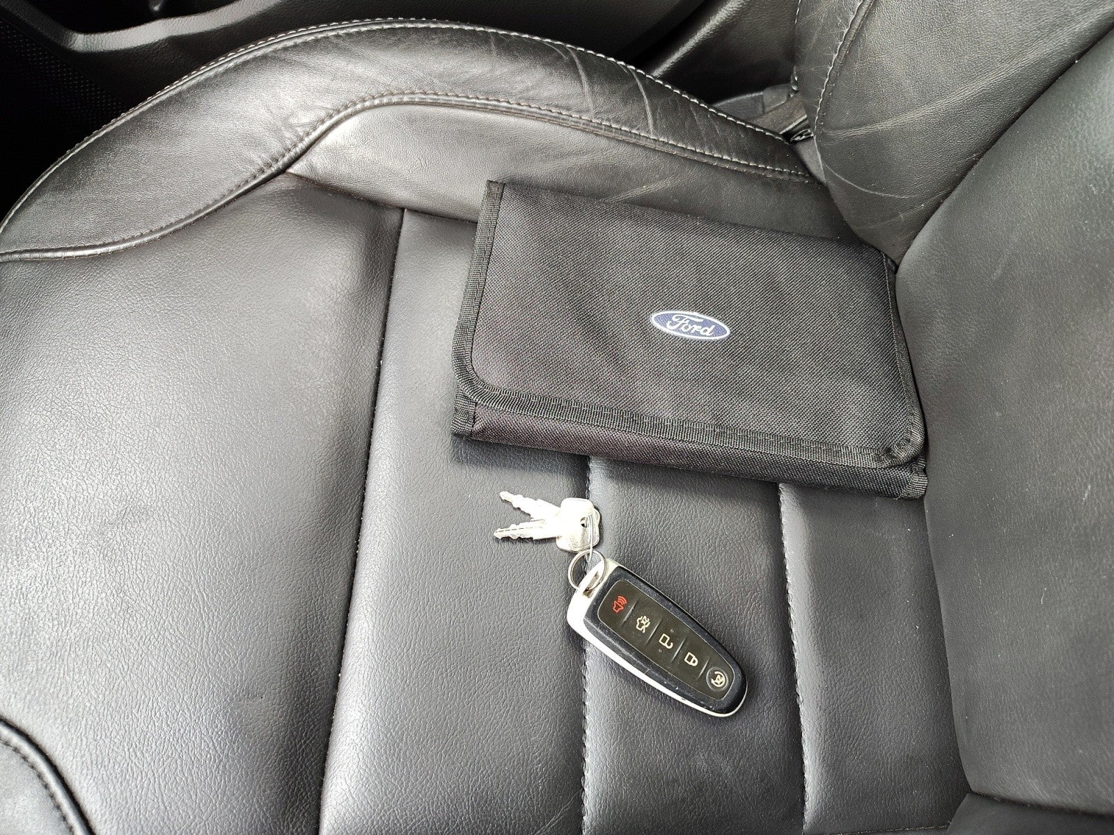 2017 Ford Taurus SEL
