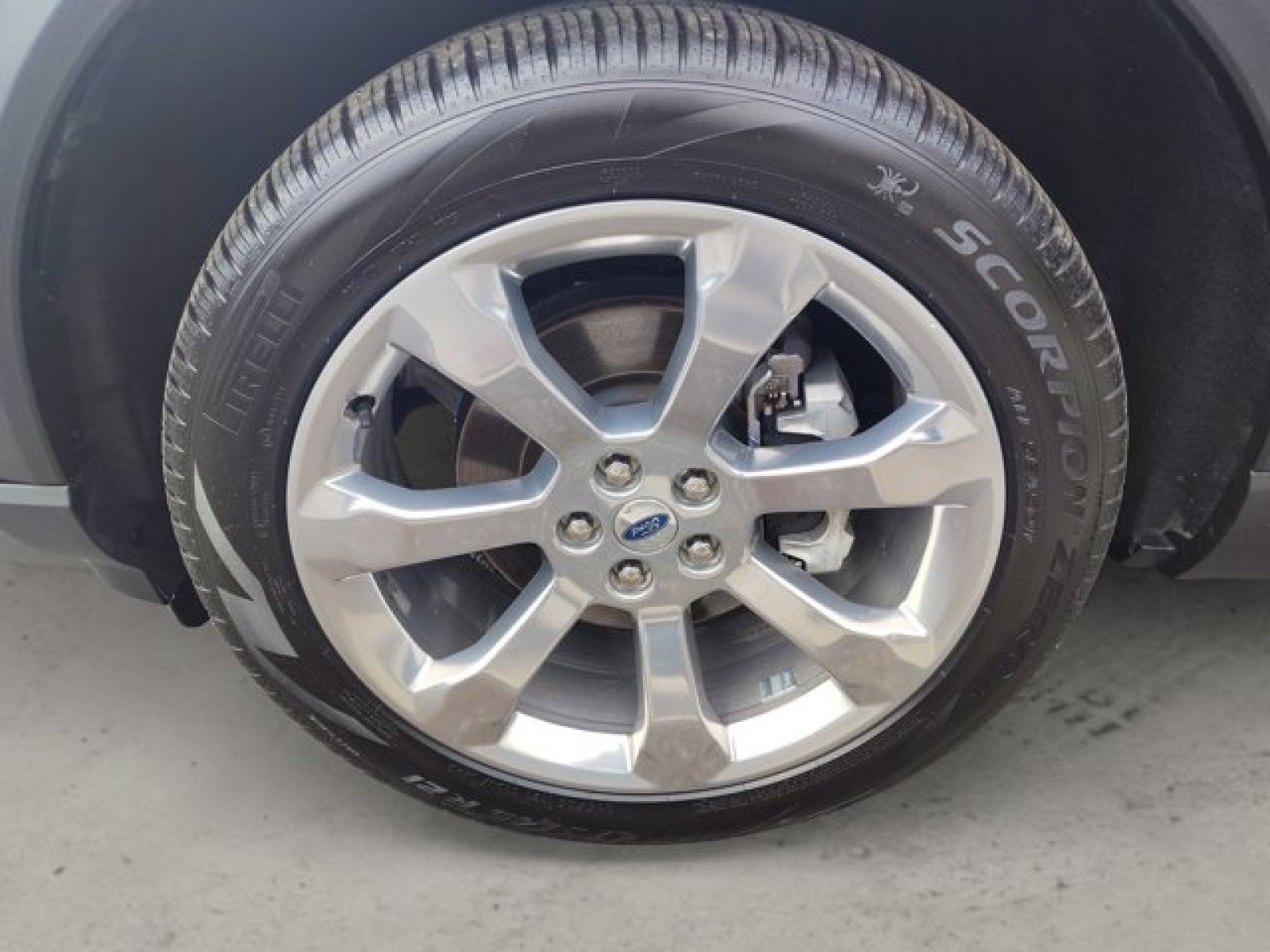 2020 Ford Explorer Platinum 4WD | Premium tech, 21 Wheels,