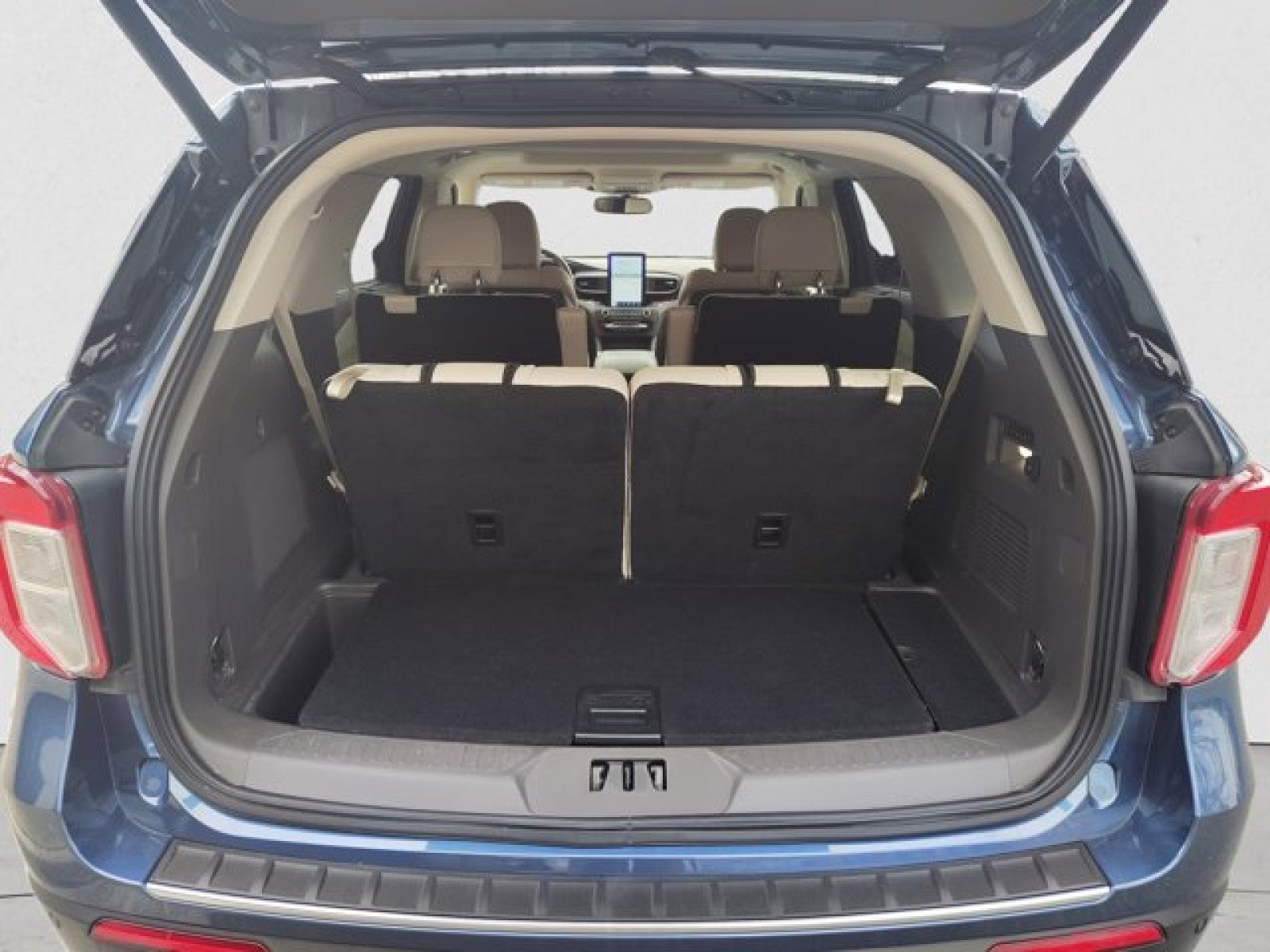 2020 Ford Explorer Platinum 4WD | Premium tech, 21 Wheels,