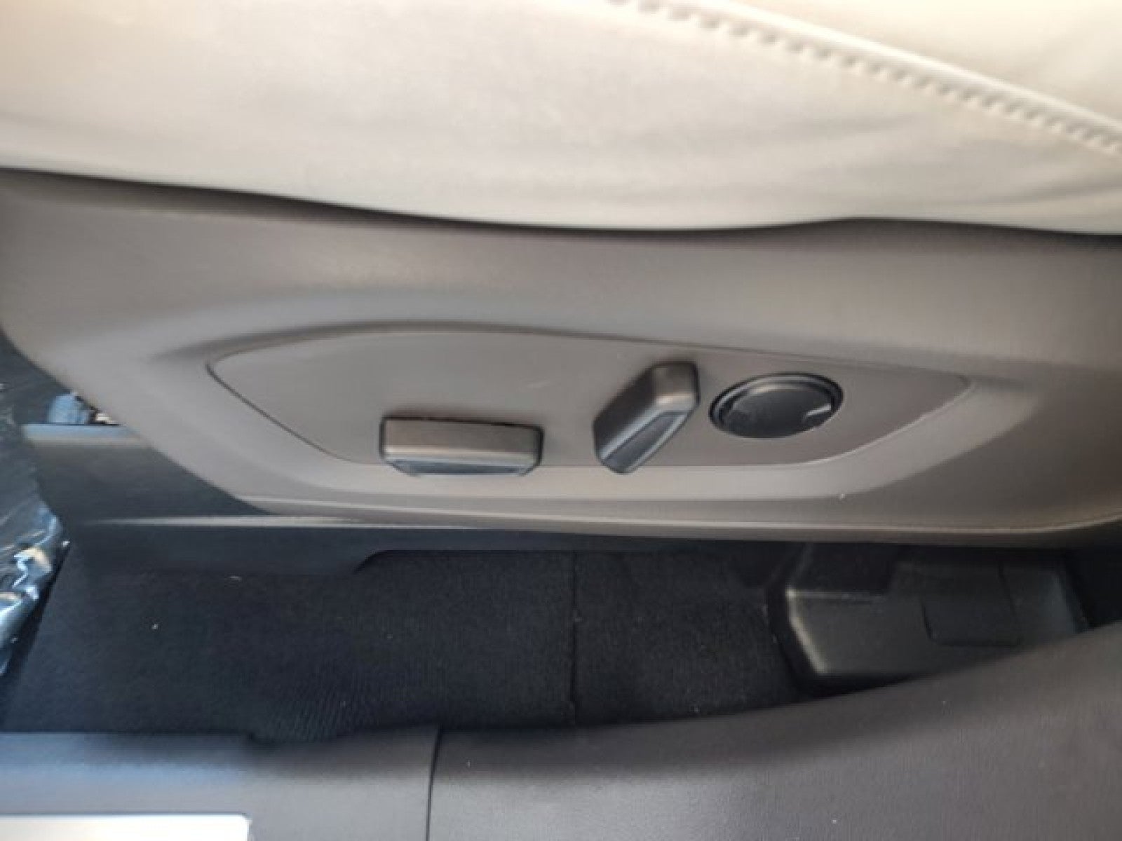 2022 Ford Explorer Platinum 4WD | Pano, Tech, bucket seats