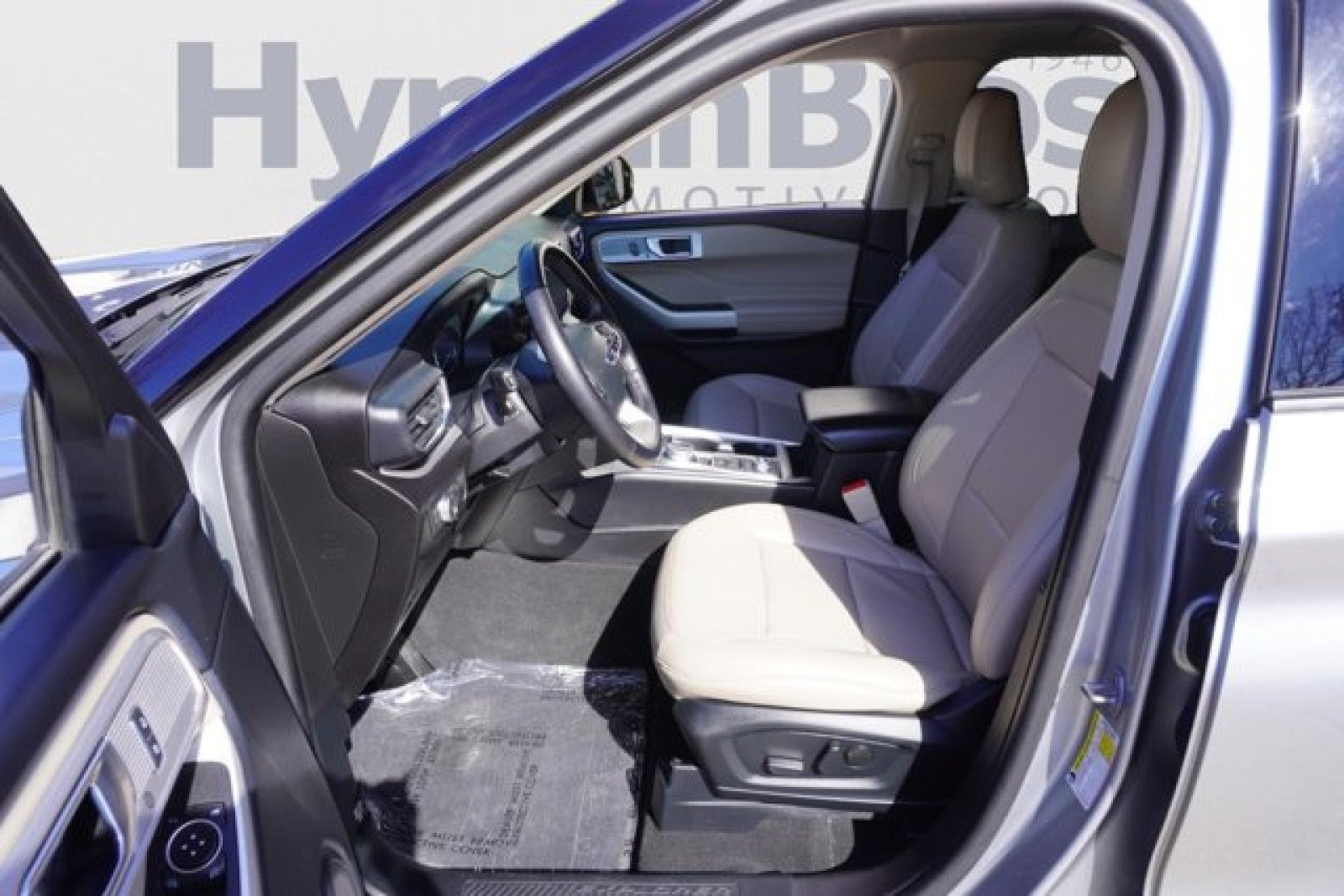 2022 Ford Explorer XLT 4WD | Pano, tech, leather, 20's