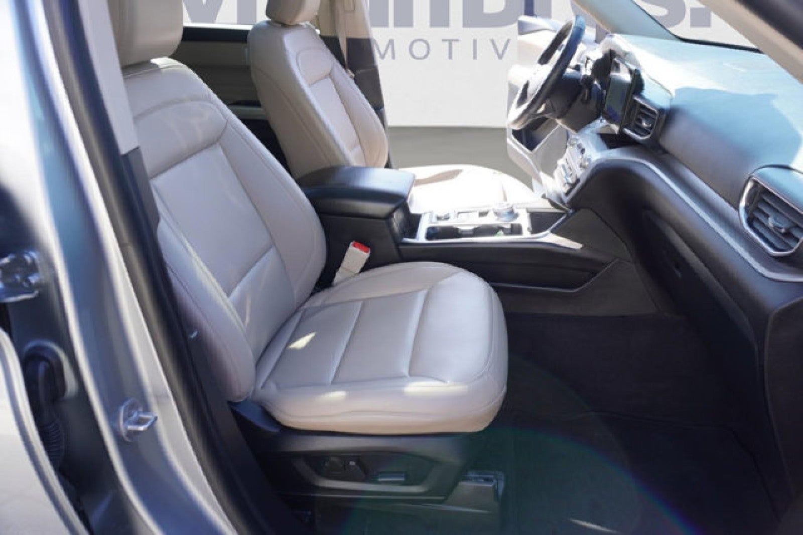 2022 Ford Explorer XLT 4WD | Pano, tech, leather, 20's