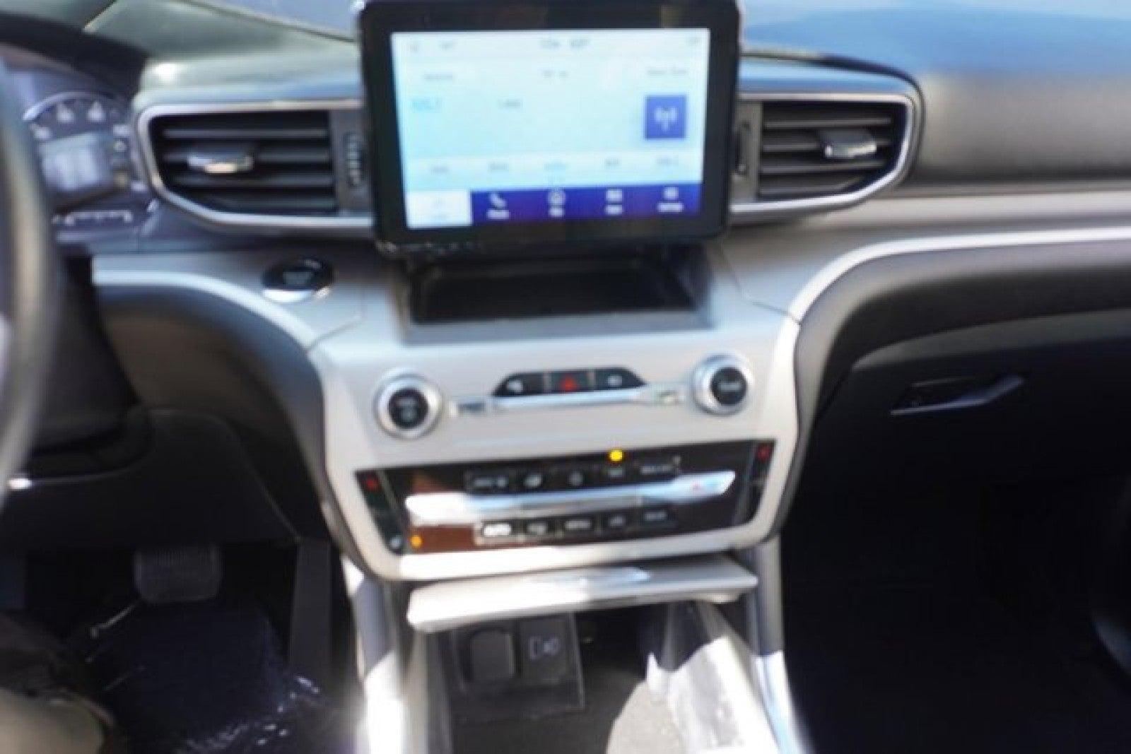 2022 Ford Explorer XLT 4WD | Pano, tech, leather, 20's