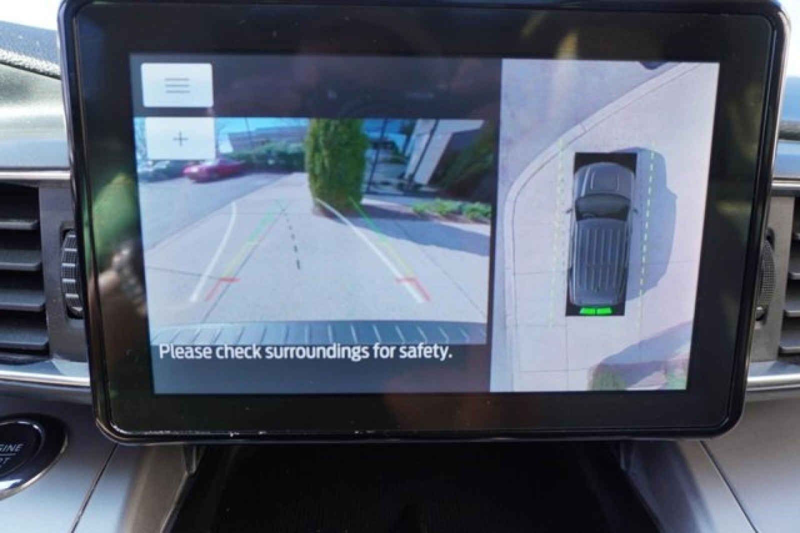 2022 Ford Explorer XLT 4WD | Pano, tech, leather, 20's