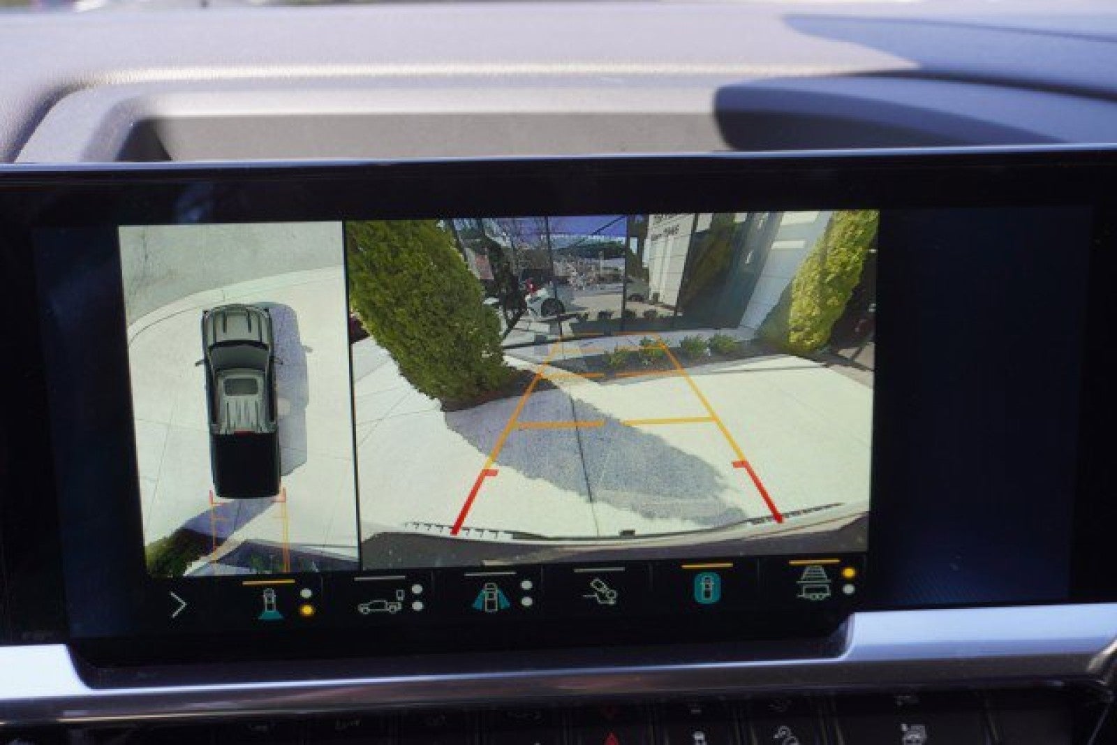 2022 Chevrolet Silverado 1500 RST 4WD Crew Cab