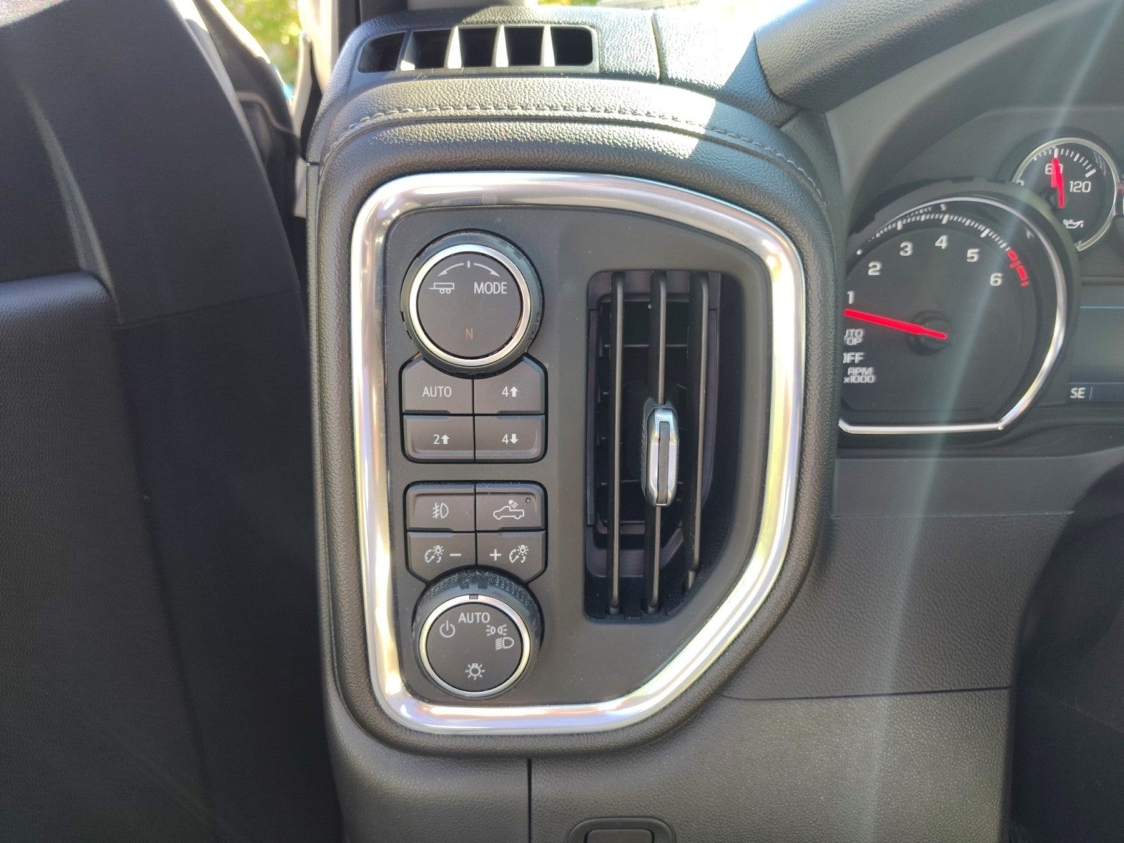 2022 Chevrolet Silverado 1500 LTD RST 4WD | Leather, Z71