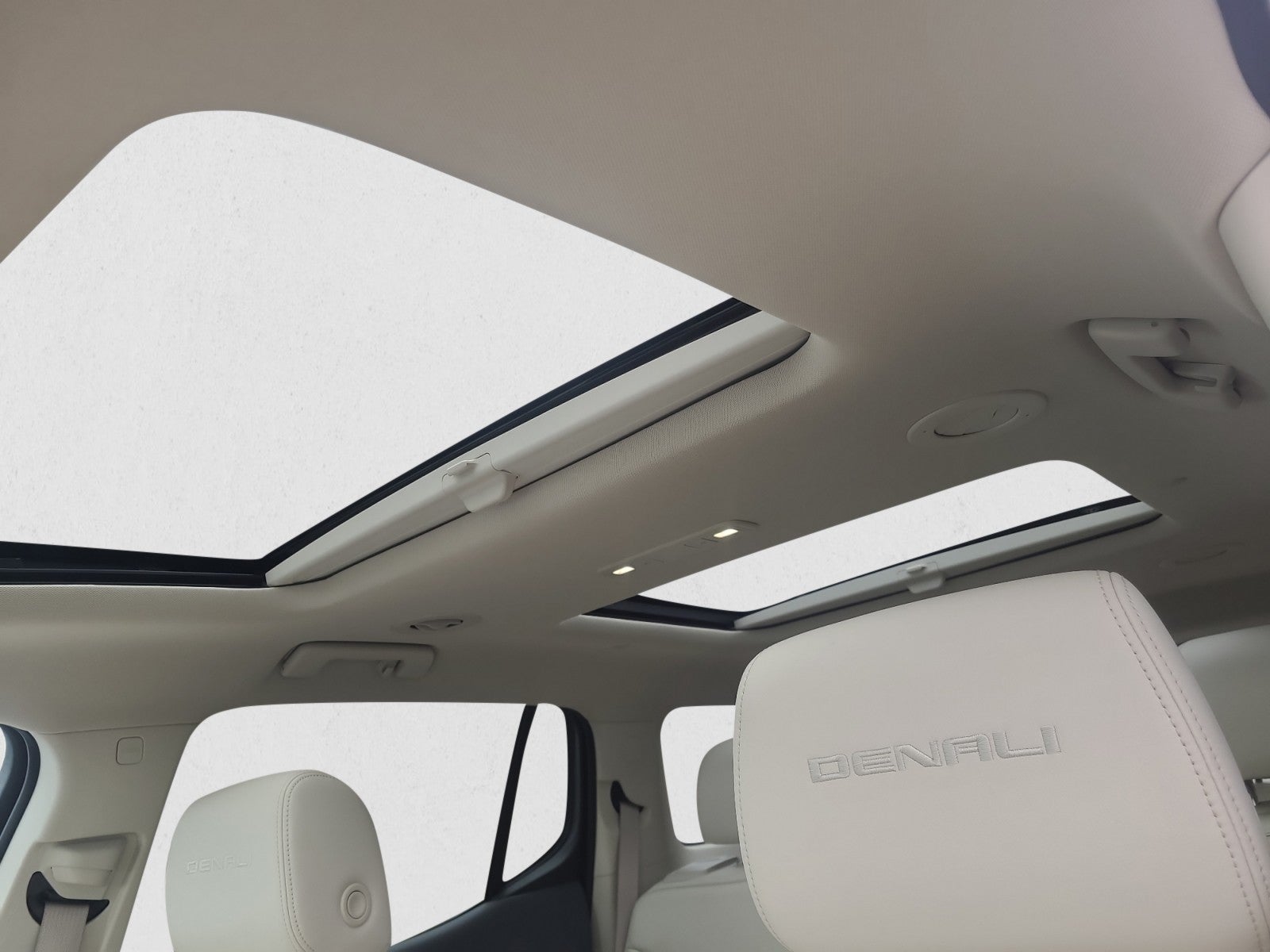 2023 GMC Acadia Denali AWD | Pano